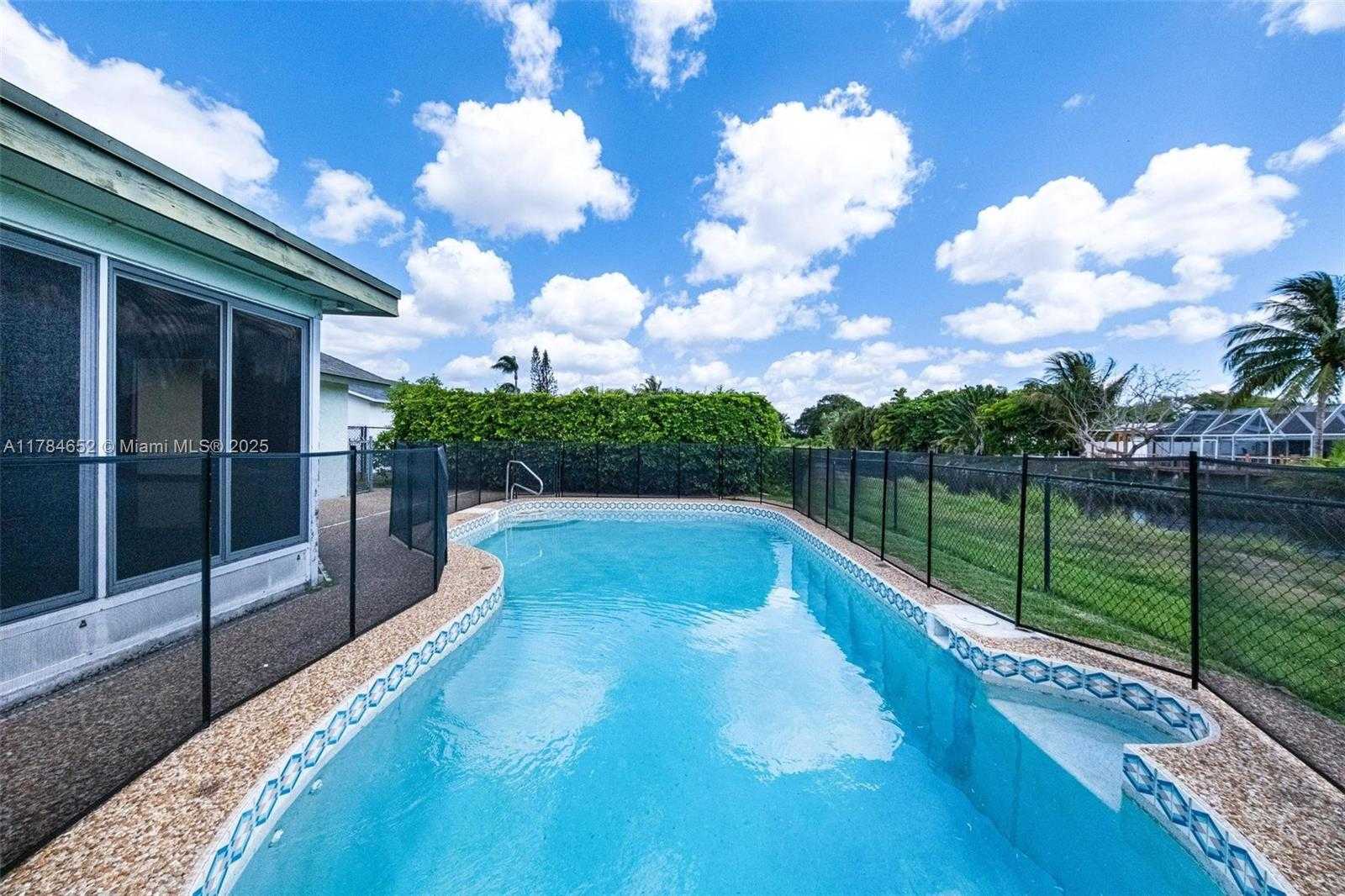 Small Image of 19476 CAROLINA CIR, Boca Raton Number 49