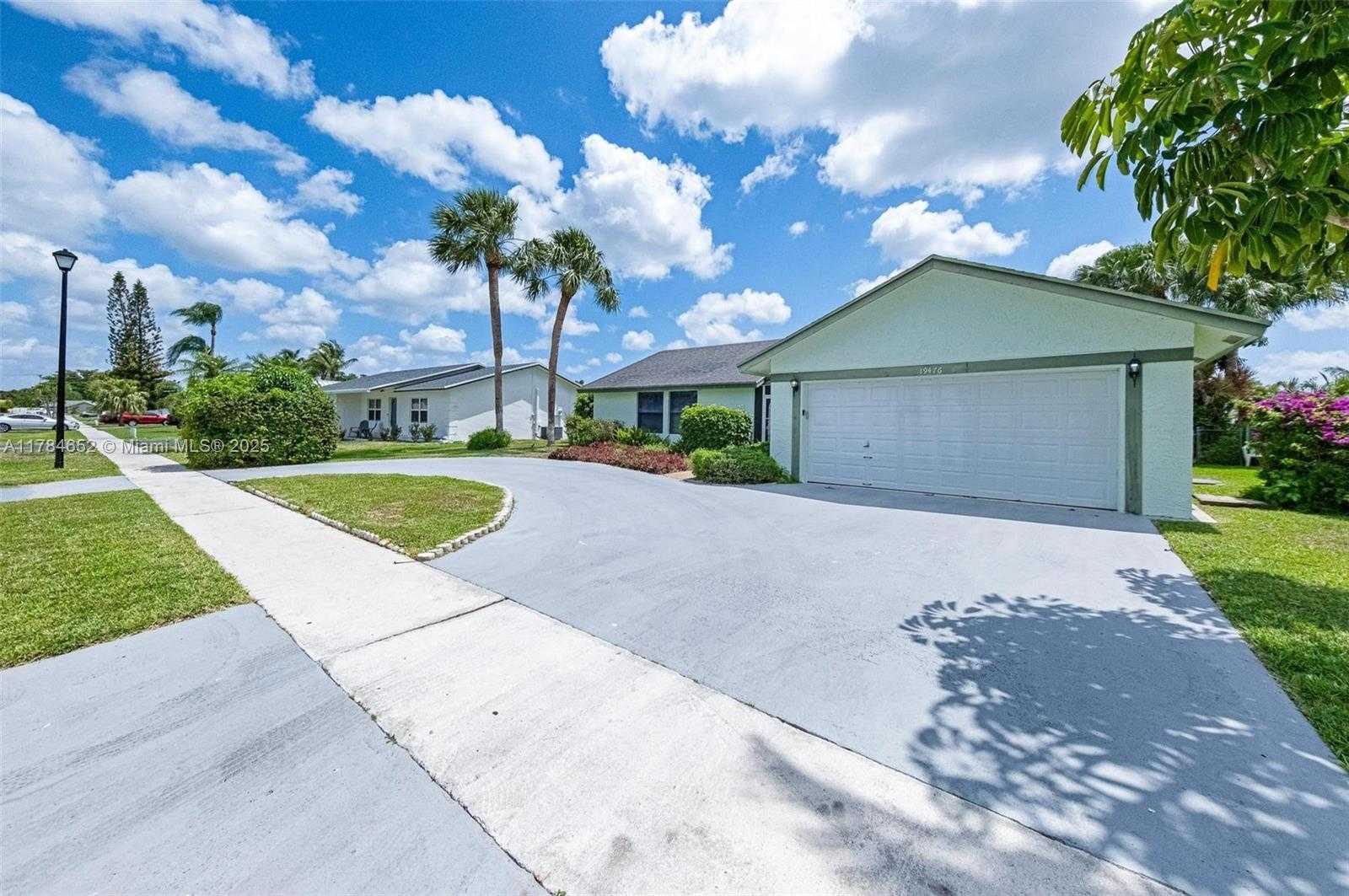 Small Image of 19476 CAROLINA CIR, Boca Raton Number 5