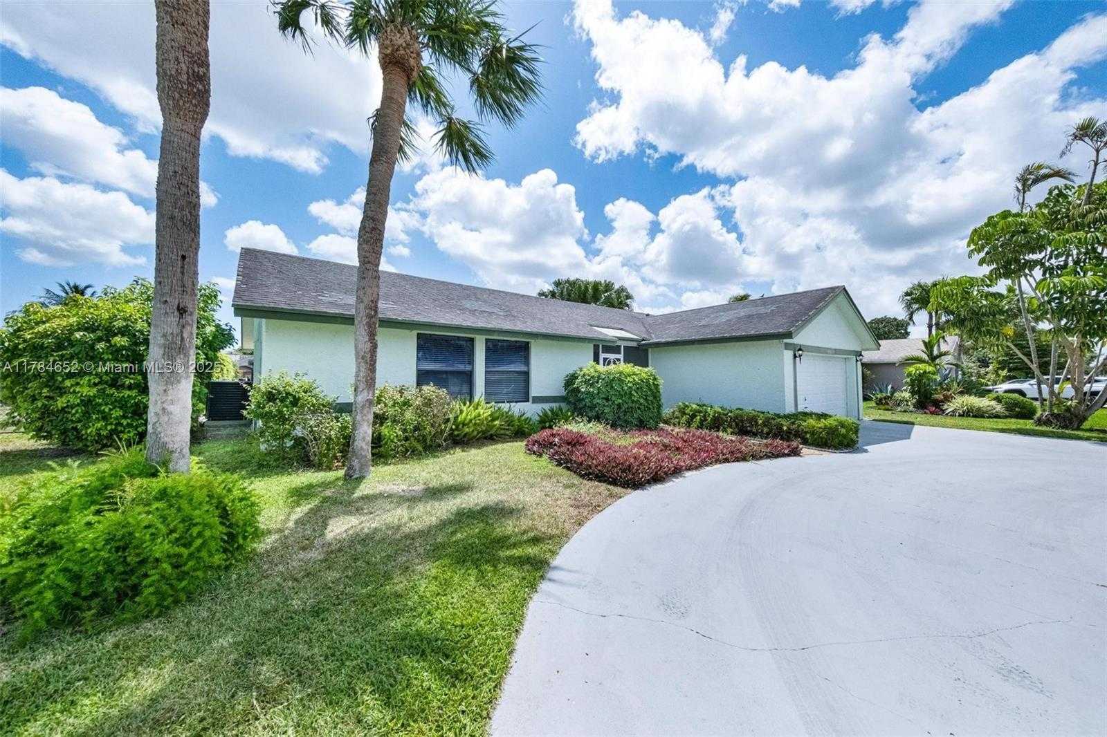 Small Image of 19476 CAROLINA CIR, Boca Raton Number 7