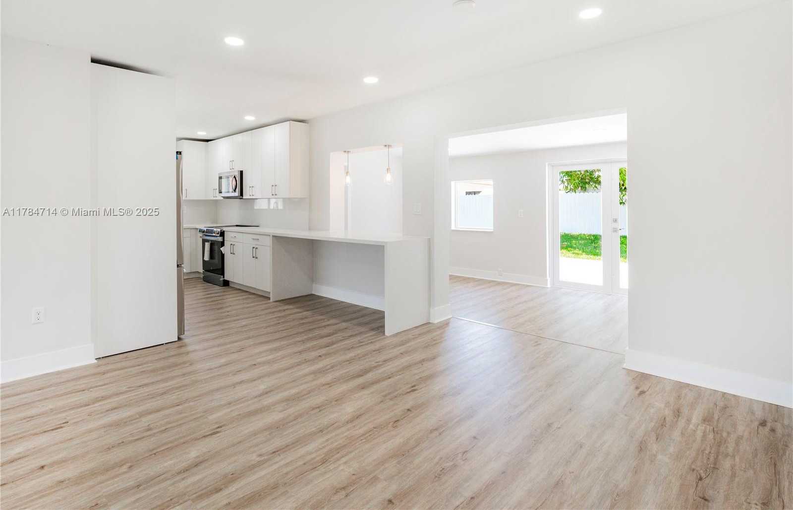 Small Image of 5397 WEST 14TH CT, Hialeah Number 11
