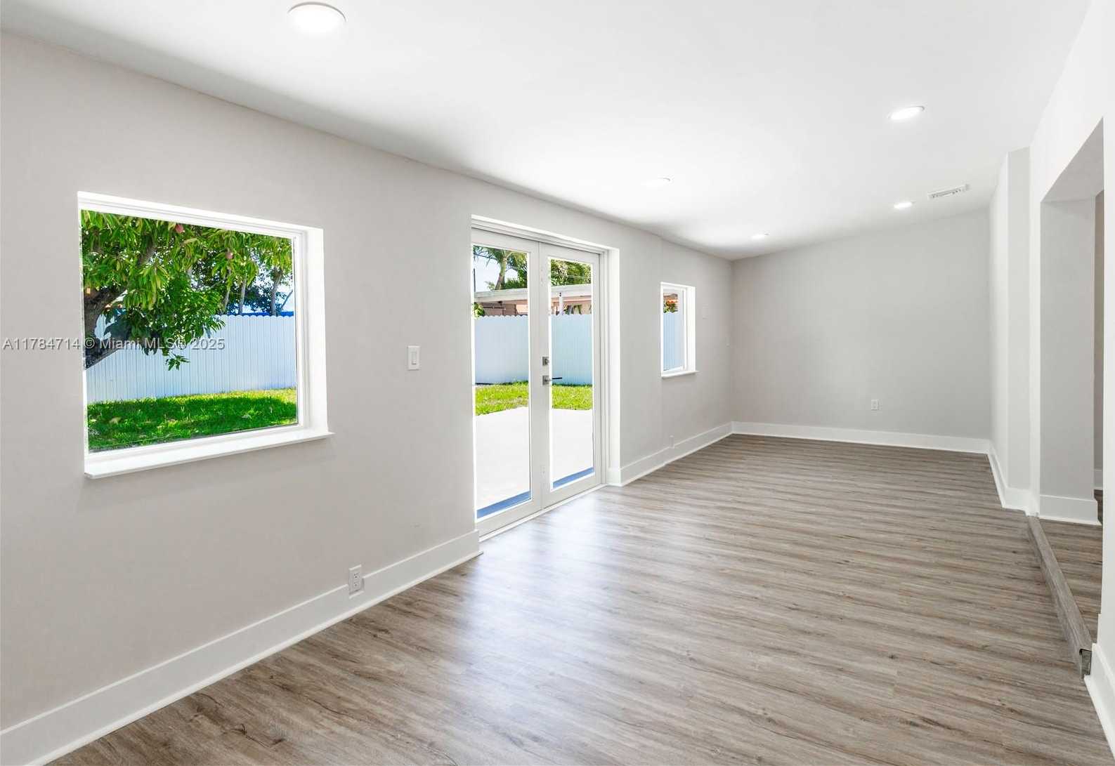 Small Image of 5397 WEST 14TH CT, Hialeah Number 15