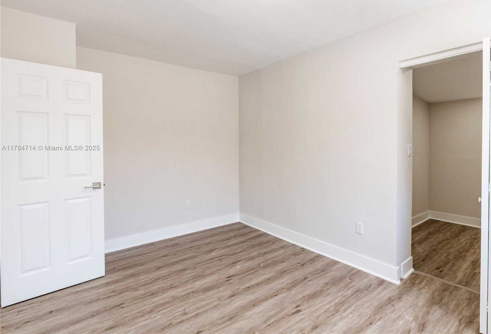 Small Image of 5397 WEST 14TH CT, Hialeah Number 22