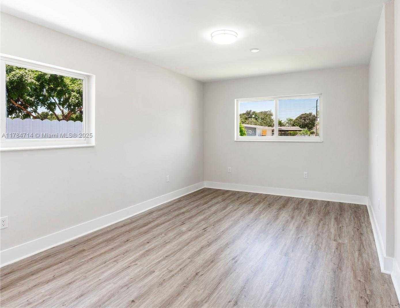 Small Image of 5397 WEST 14TH CT, Hialeah Number 24