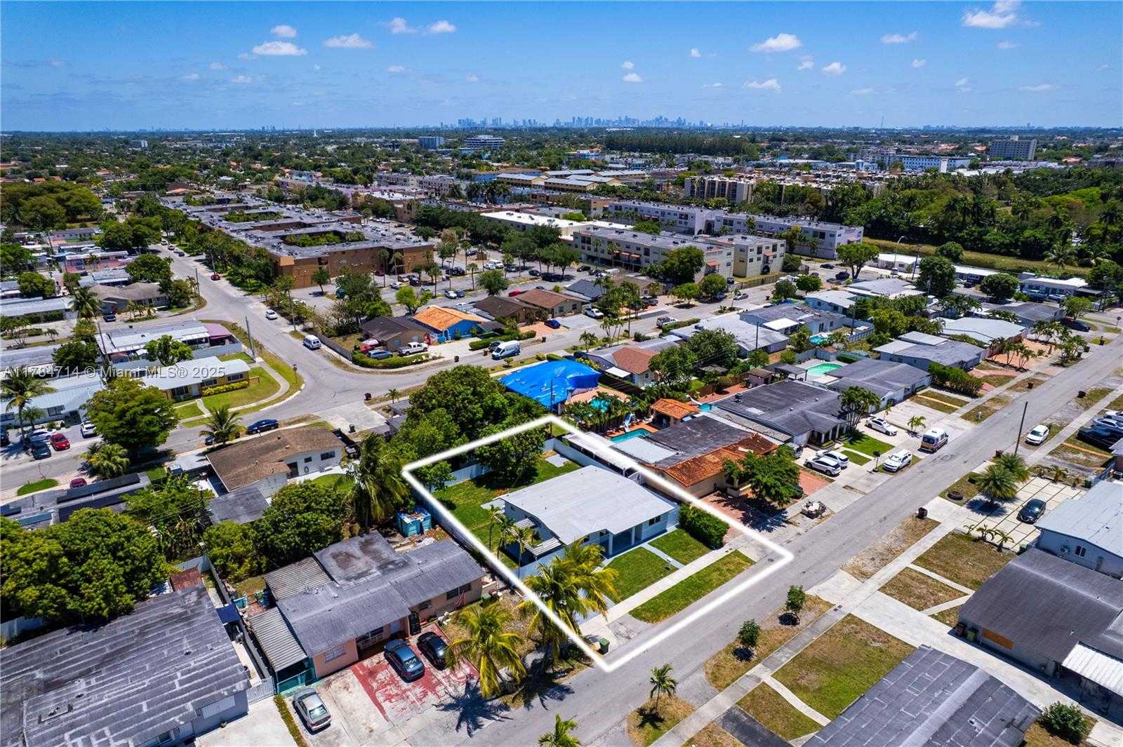 Small Image of 5397 WEST 14TH CT, Hialeah Number 3