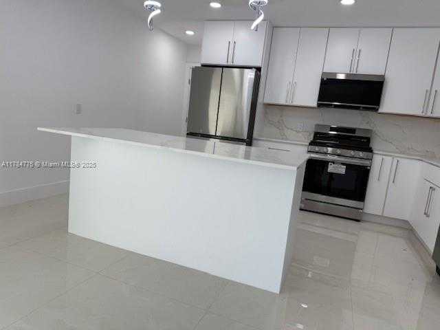 Small Image of 411 SOUTH EAST 6TH AVE, Pompano Beach Number 35