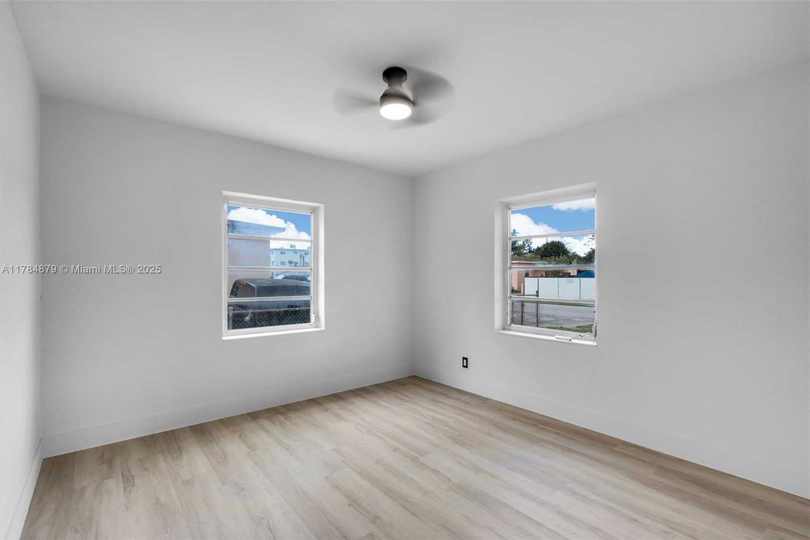 Small Image of 301 EAST 35TH ST, Hialeah Number 10