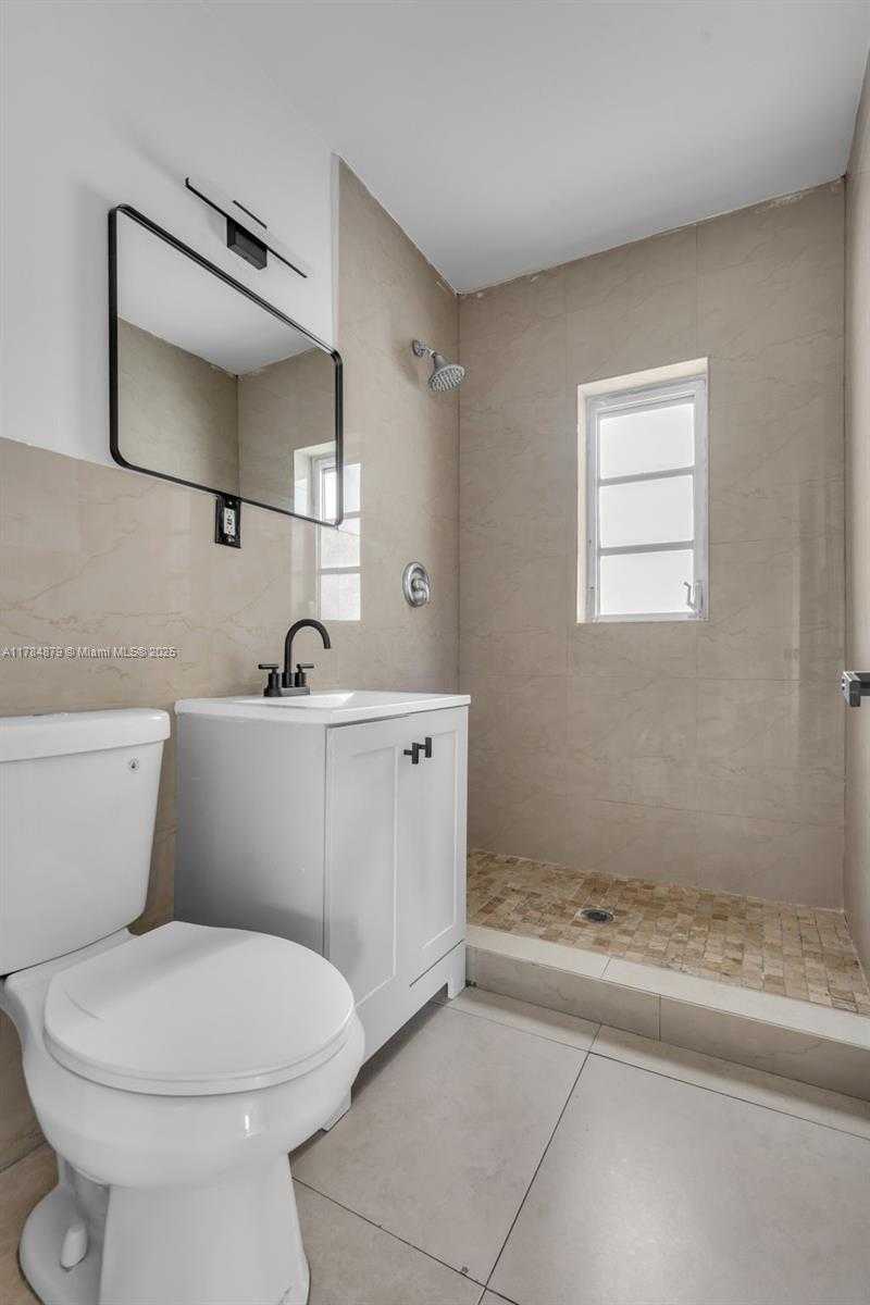 Small Image of 301 EAST 35TH ST, Hialeah Number 15