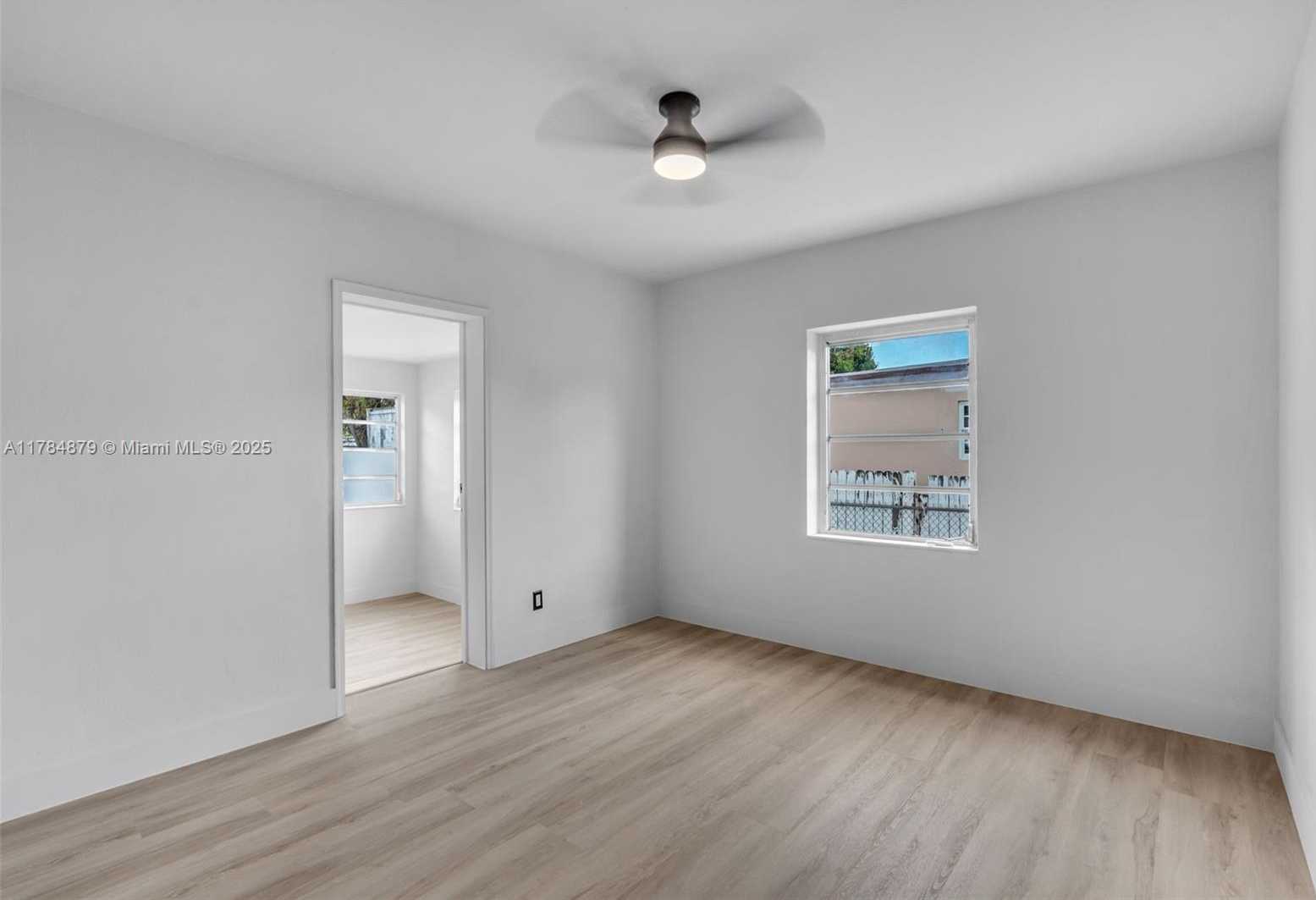 Small Image of 301 EAST 35TH ST, Hialeah Number 16