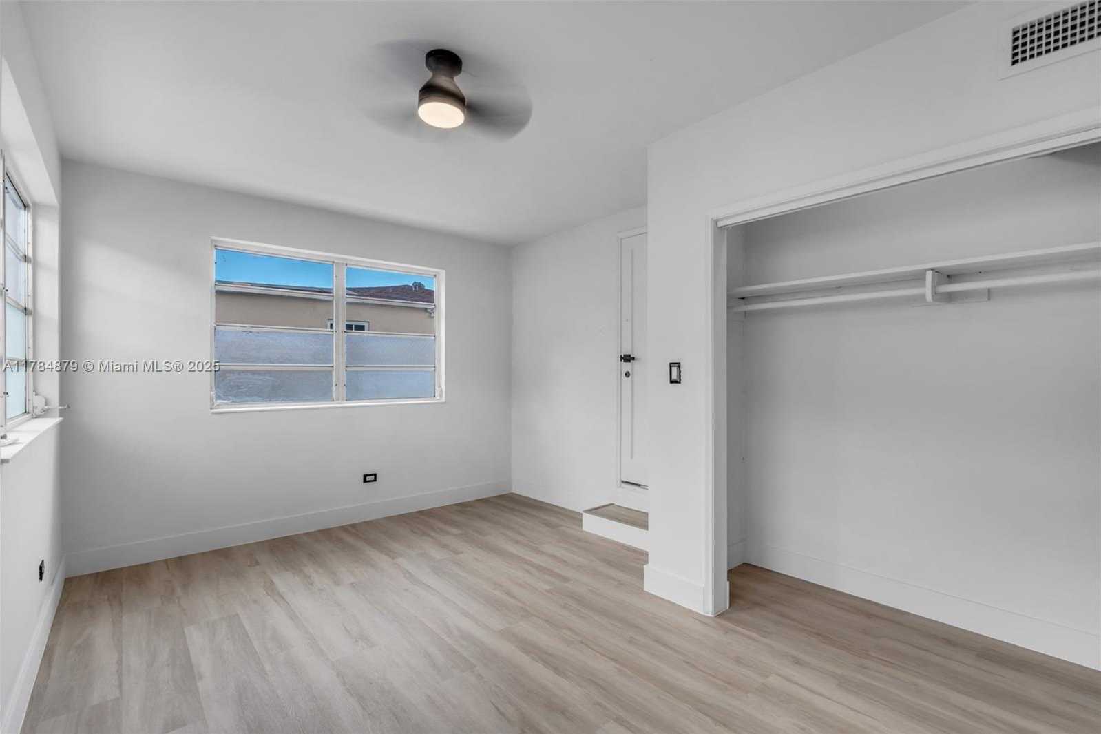 Small Image of 301 EAST 35TH ST, Hialeah Number 19
