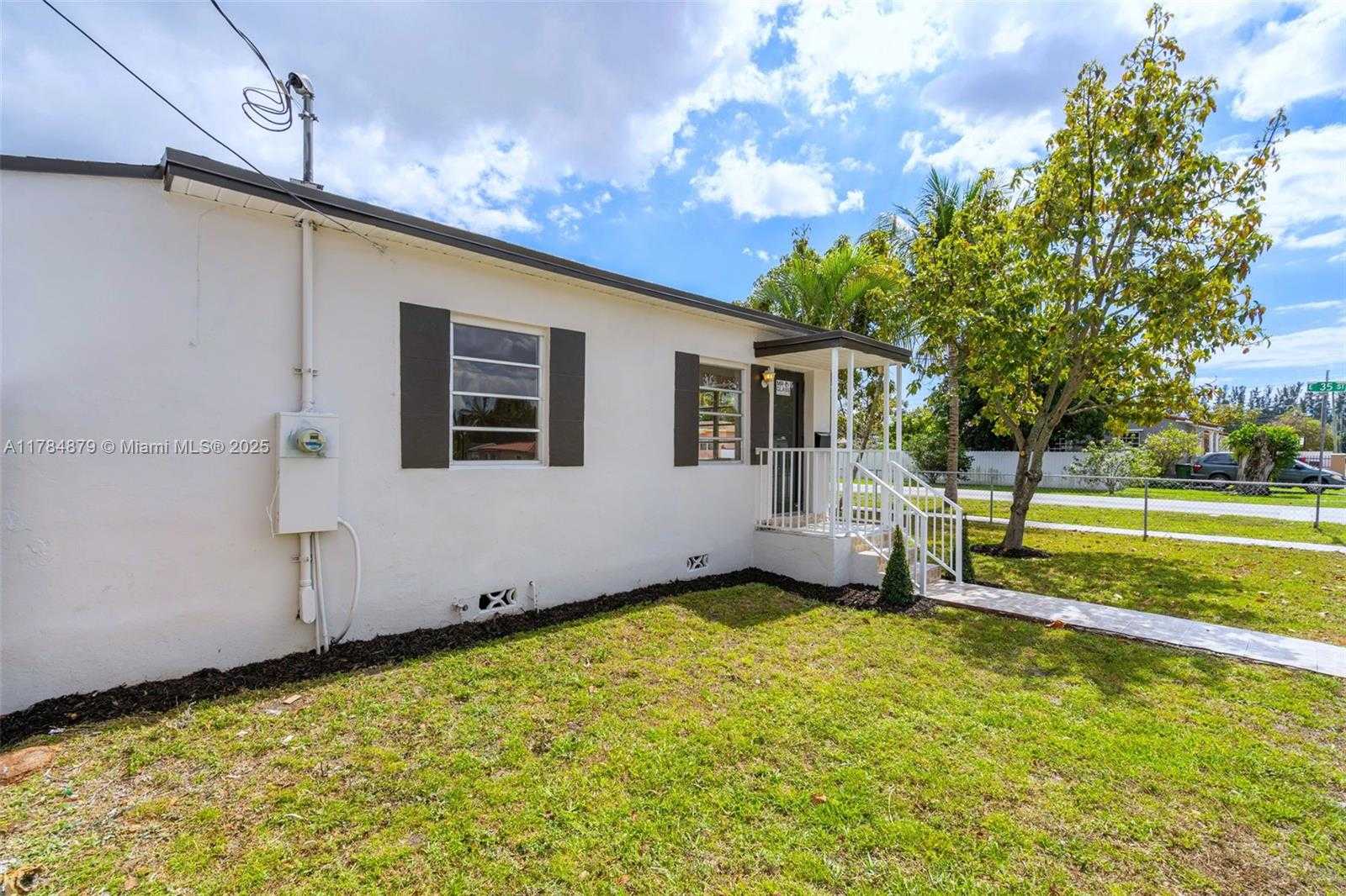 Small Image of 301 EAST 35TH ST, Hialeah Number 25