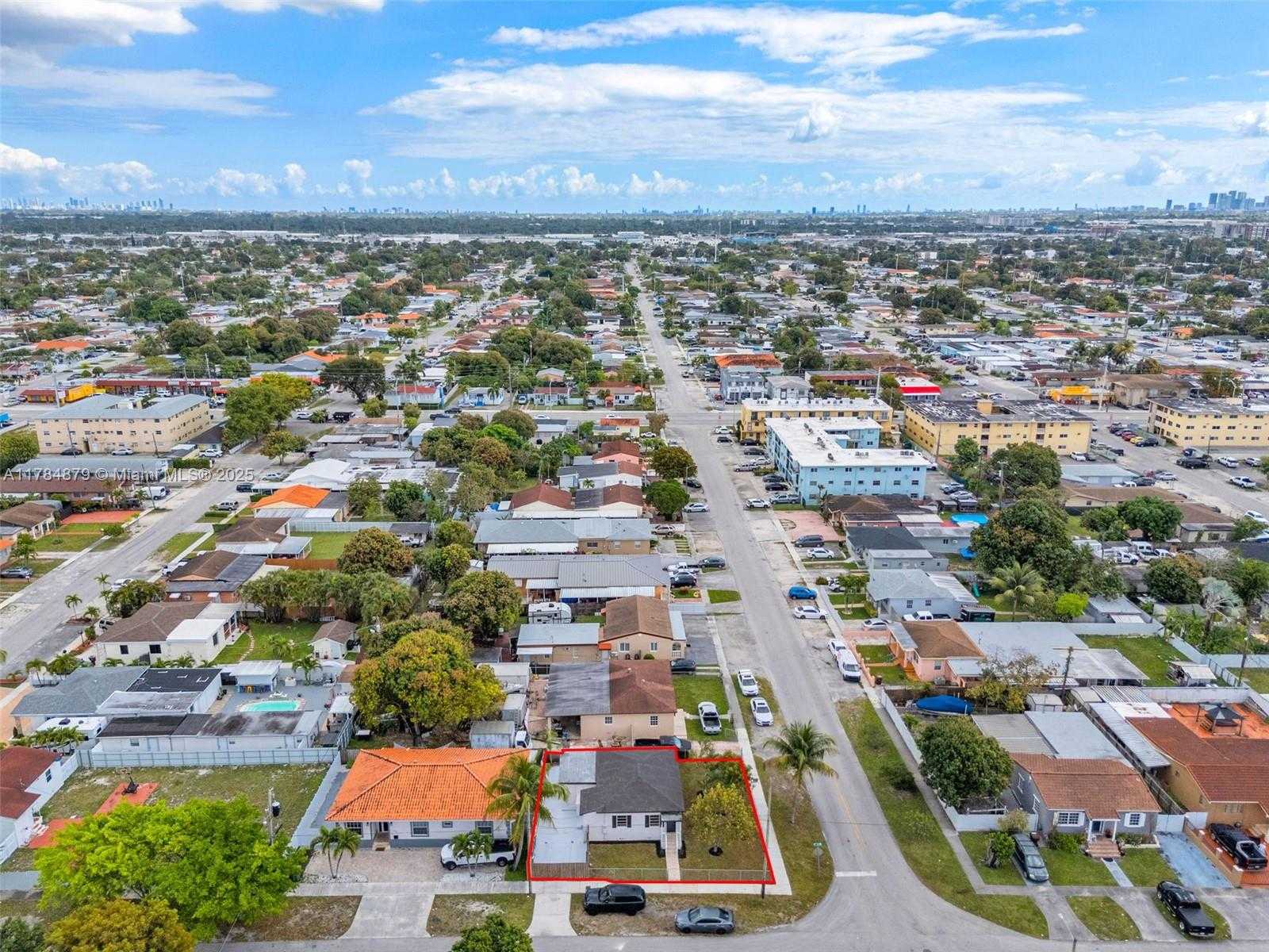 Small Image of 301 EAST 35TH ST, Hialeah Number 26