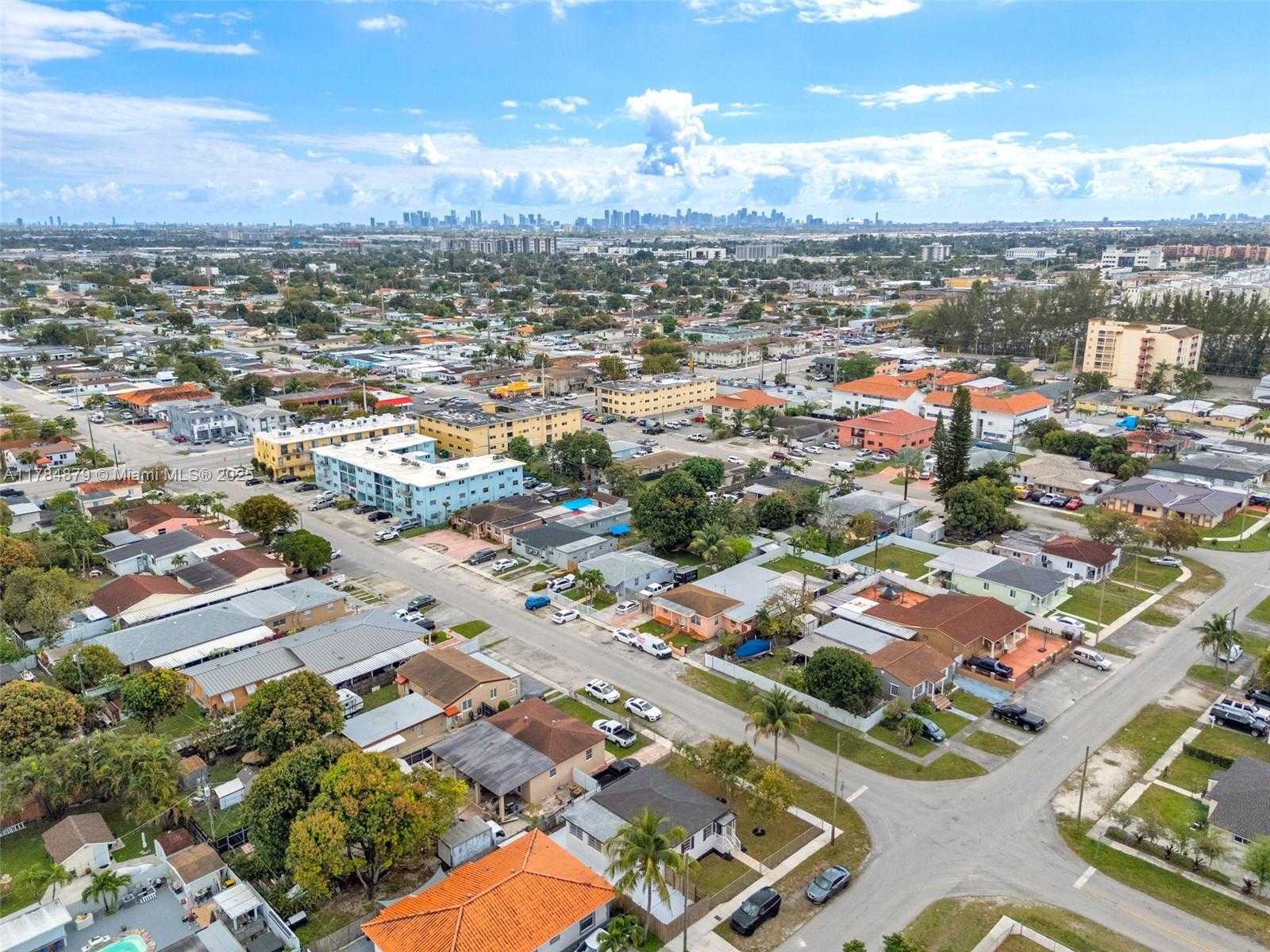 Small Image of 301 EAST 35TH ST, Hialeah Number 29