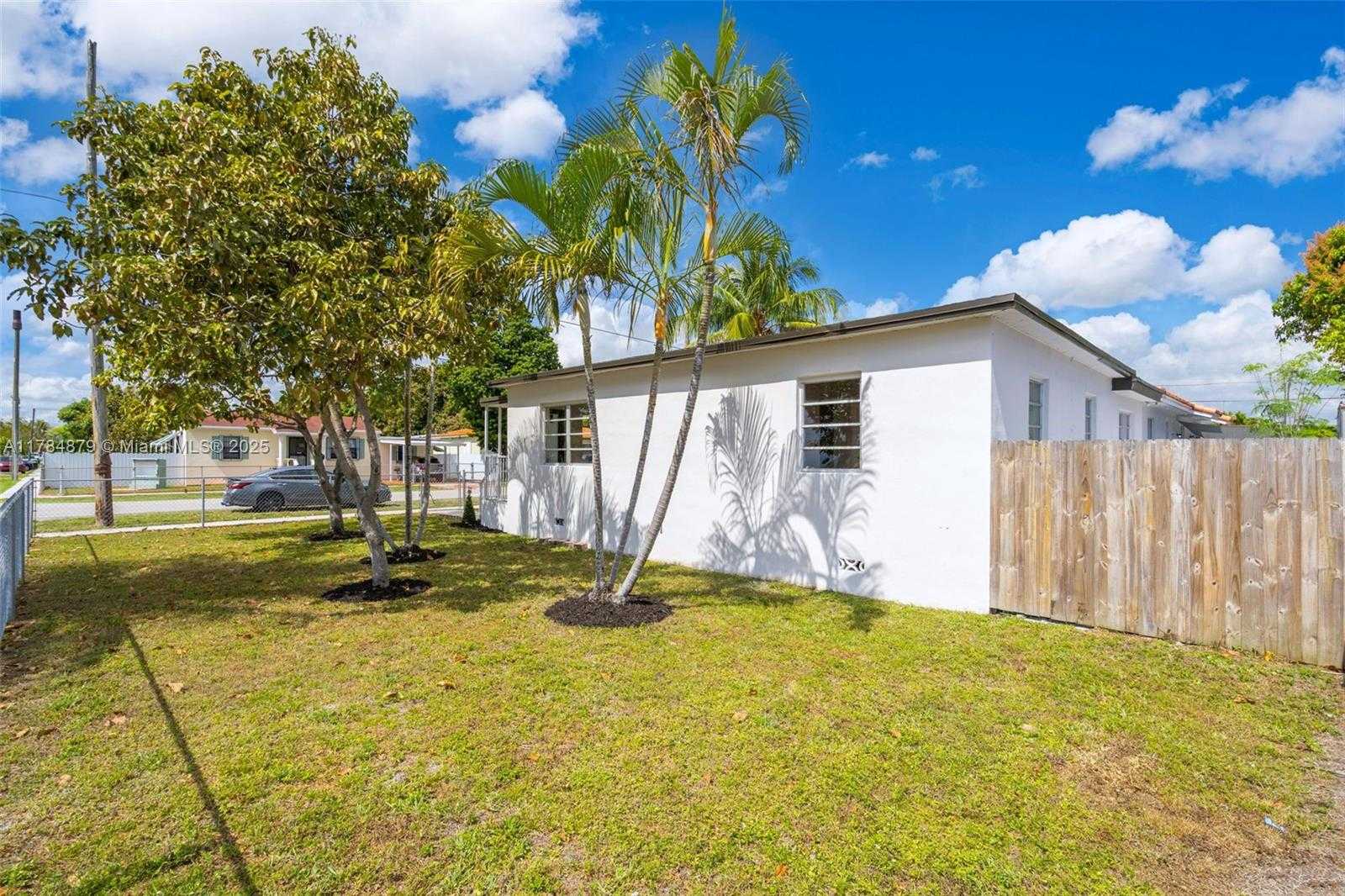 Small Image of 301 EAST 35TH ST, Hialeah Number 3