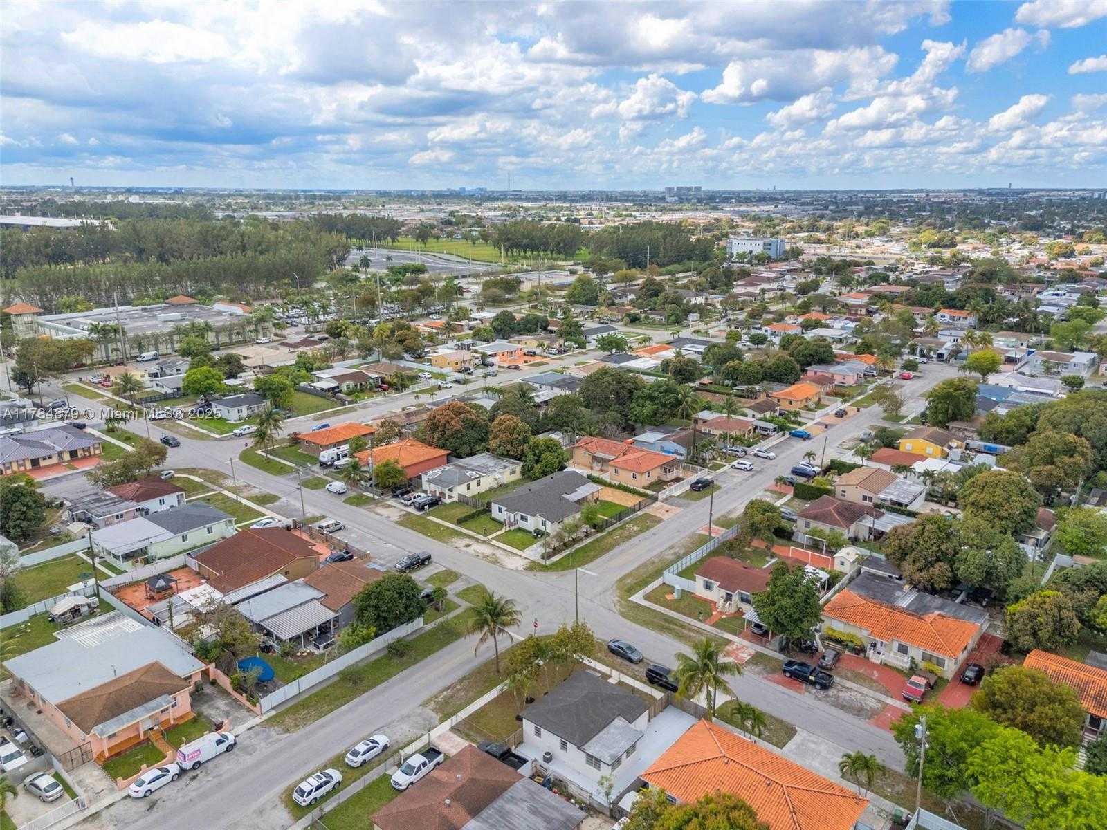 Small Image of 301 EAST 35TH ST, Hialeah Number 30