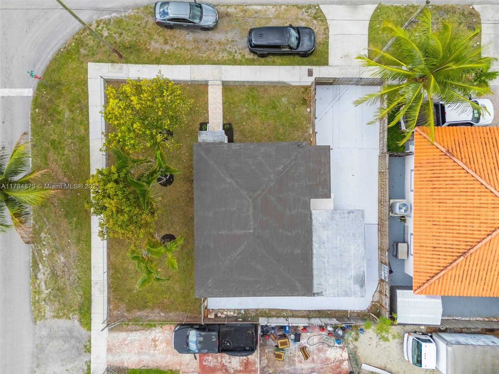 Small Image of 301 EAST 35TH ST, Hialeah Number 33