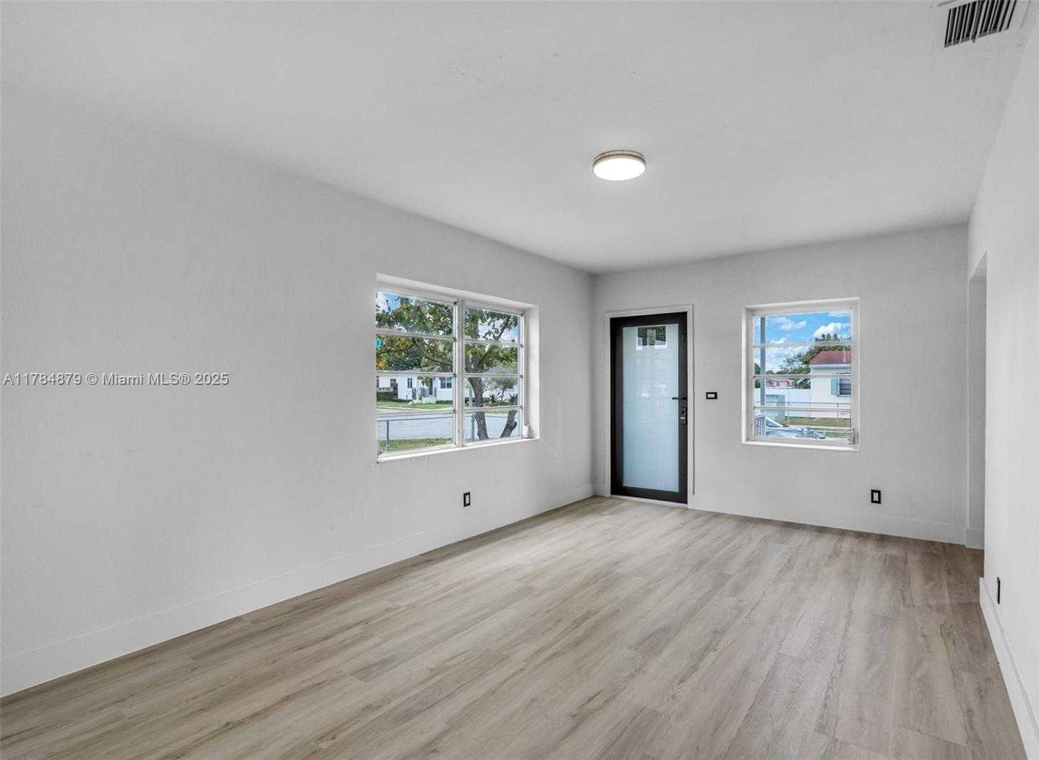 Small Image of 301 EAST 35TH ST, Hialeah Number 6