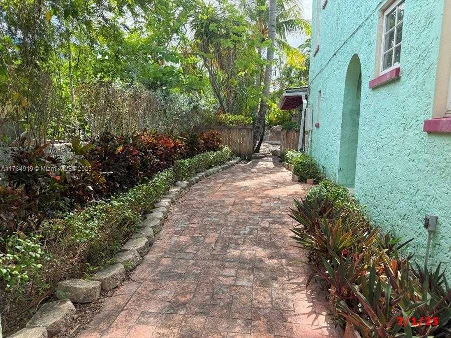 Small Image of 1722 JEFFERSON AVE, Miami Beach Number 2