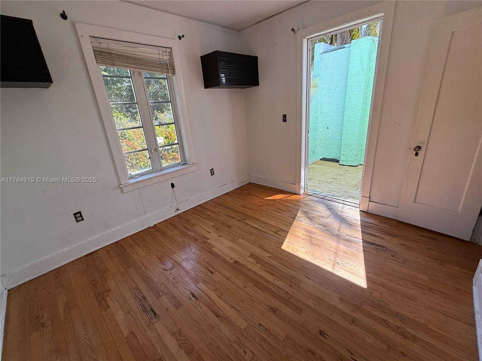 Small Image of 1722 JEFFERSON AVE, Miami Beach Number 20