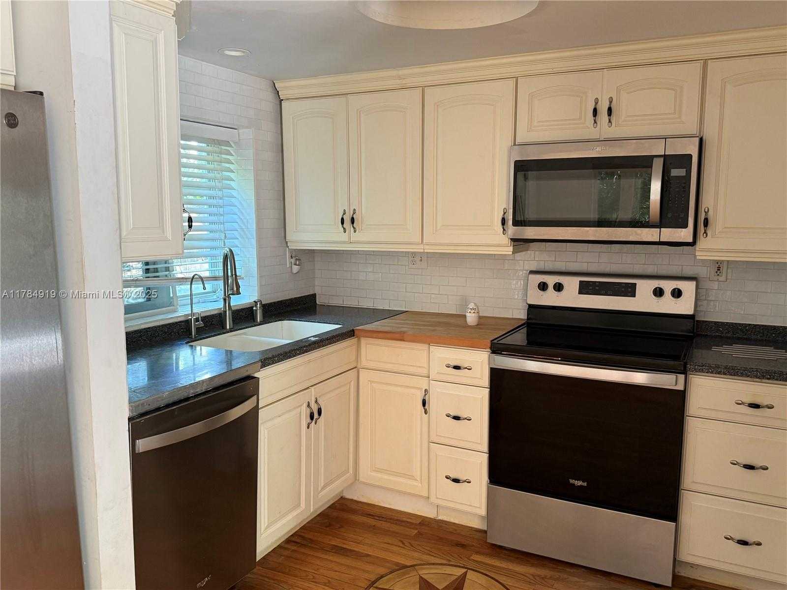 Small Image of 1722 JEFFERSON AVE, Miami Beach Number 23