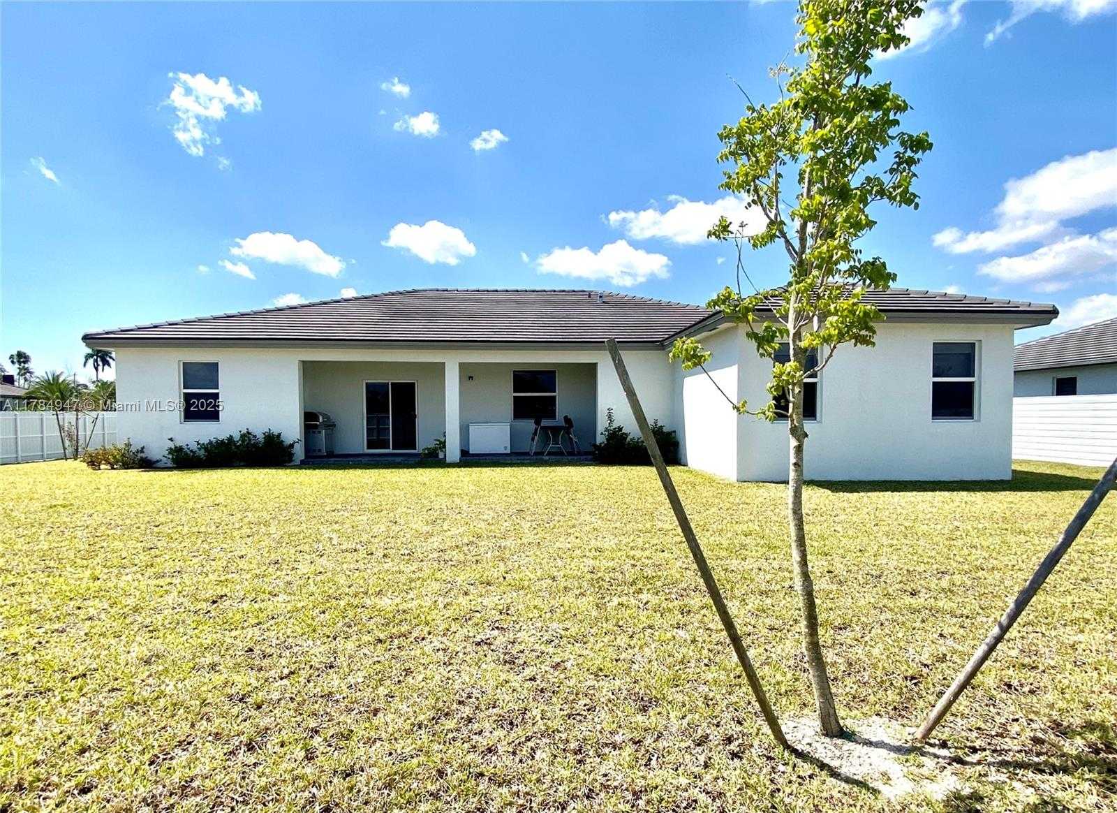 Small Image of 16715 SOUTH WEST 292ND TER, Homestead Number 38