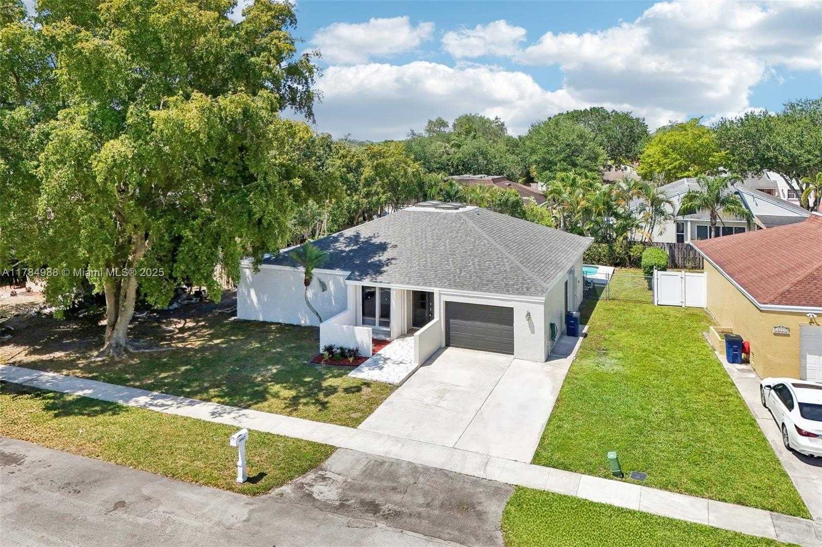 Small Image of 4967 SOUTH WEST 94TH TER, Cooper City Number 46