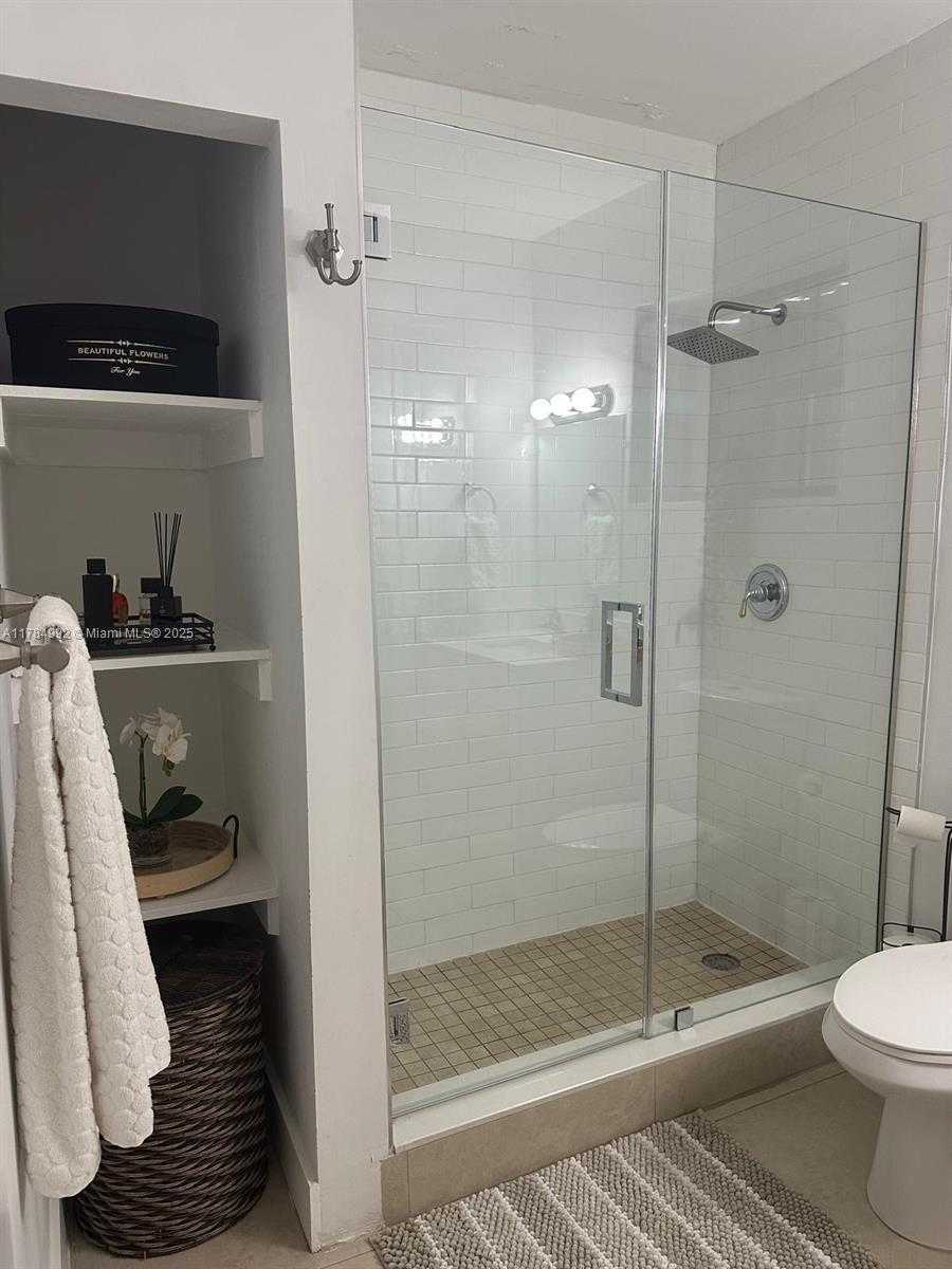 Small Image of 410 WEST 30TH PL, Hialeah Number 18
