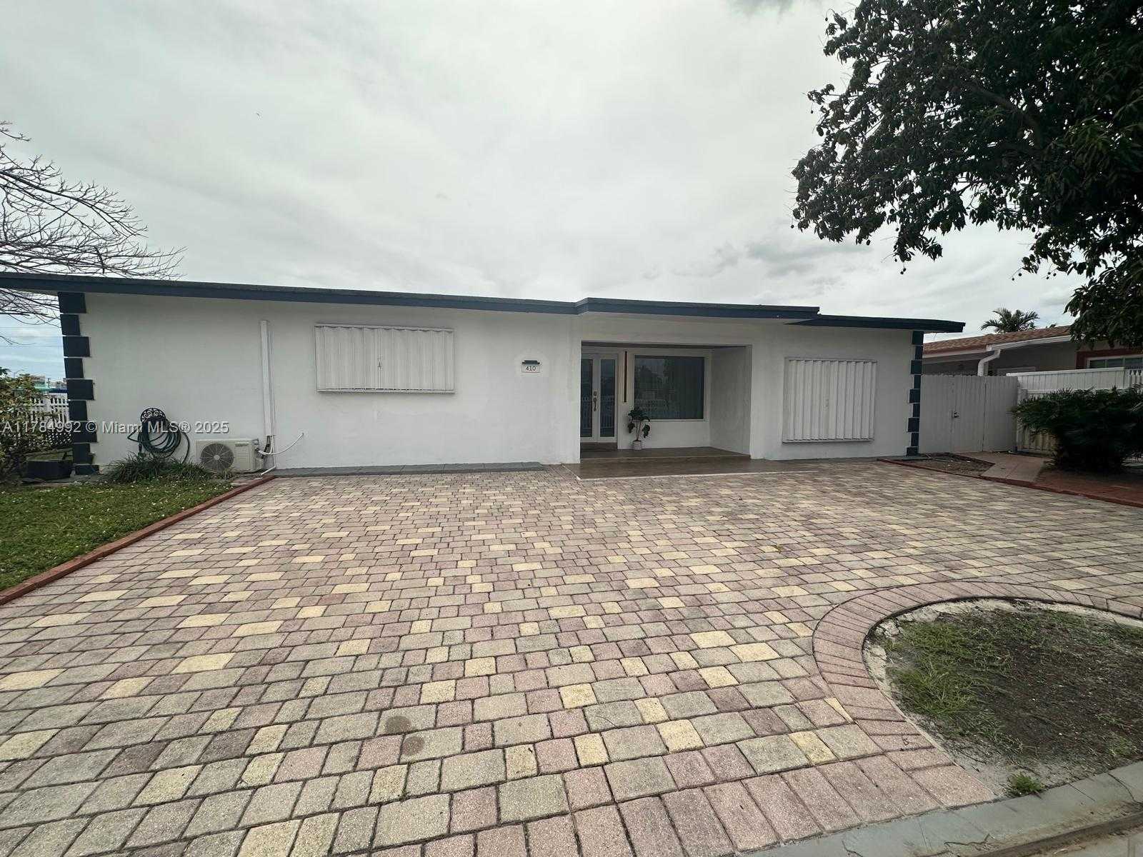 Small Image of 410 WEST 30TH PL, Hialeah Number 2