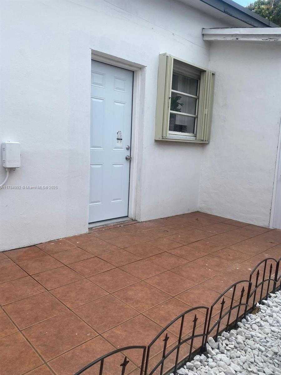Small Image of 410 WEST 30TH PL, Hialeah Number 20