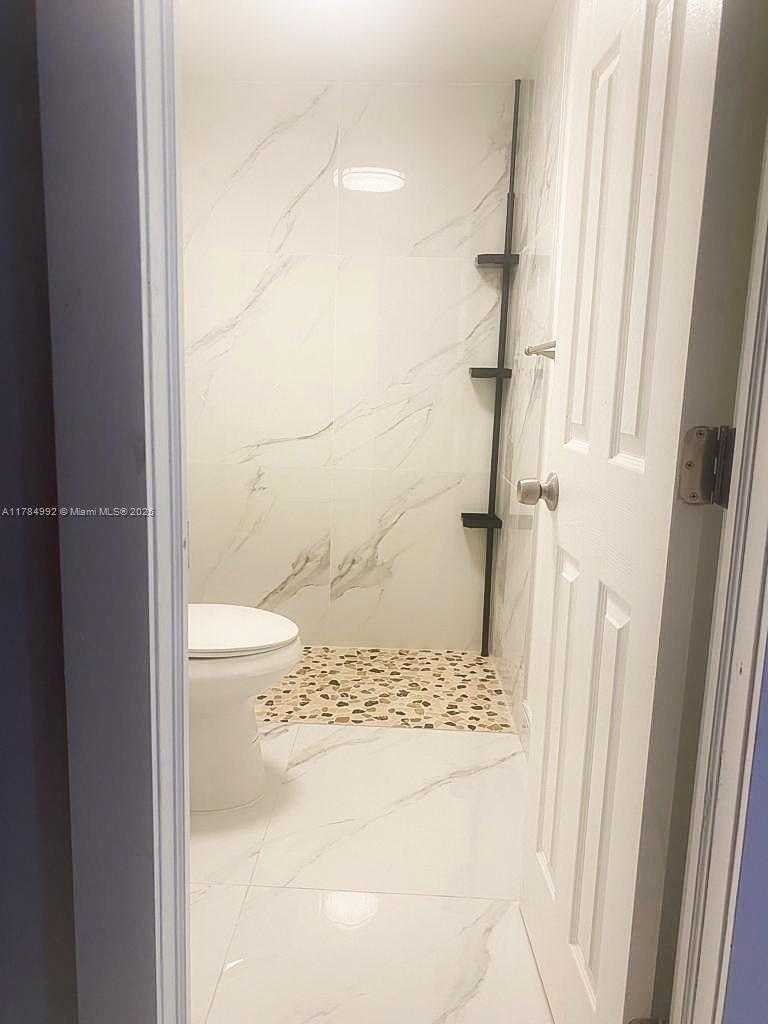 Small Image of 410 WEST 30TH PL, Hialeah Number 24