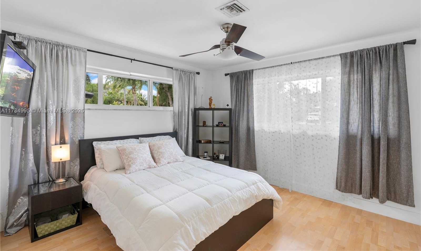 Small Image of 2666 NORTH EAST 35TH DR, Fort Lauderdale Number 18
