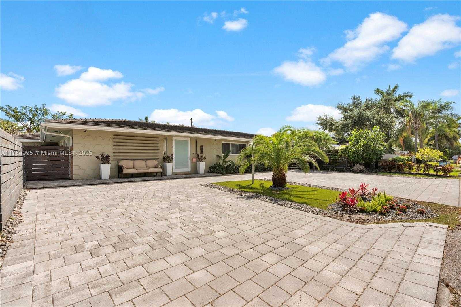 Small Image of 2666 NORTH EAST 35TH DR, Fort Lauderdale Number 26