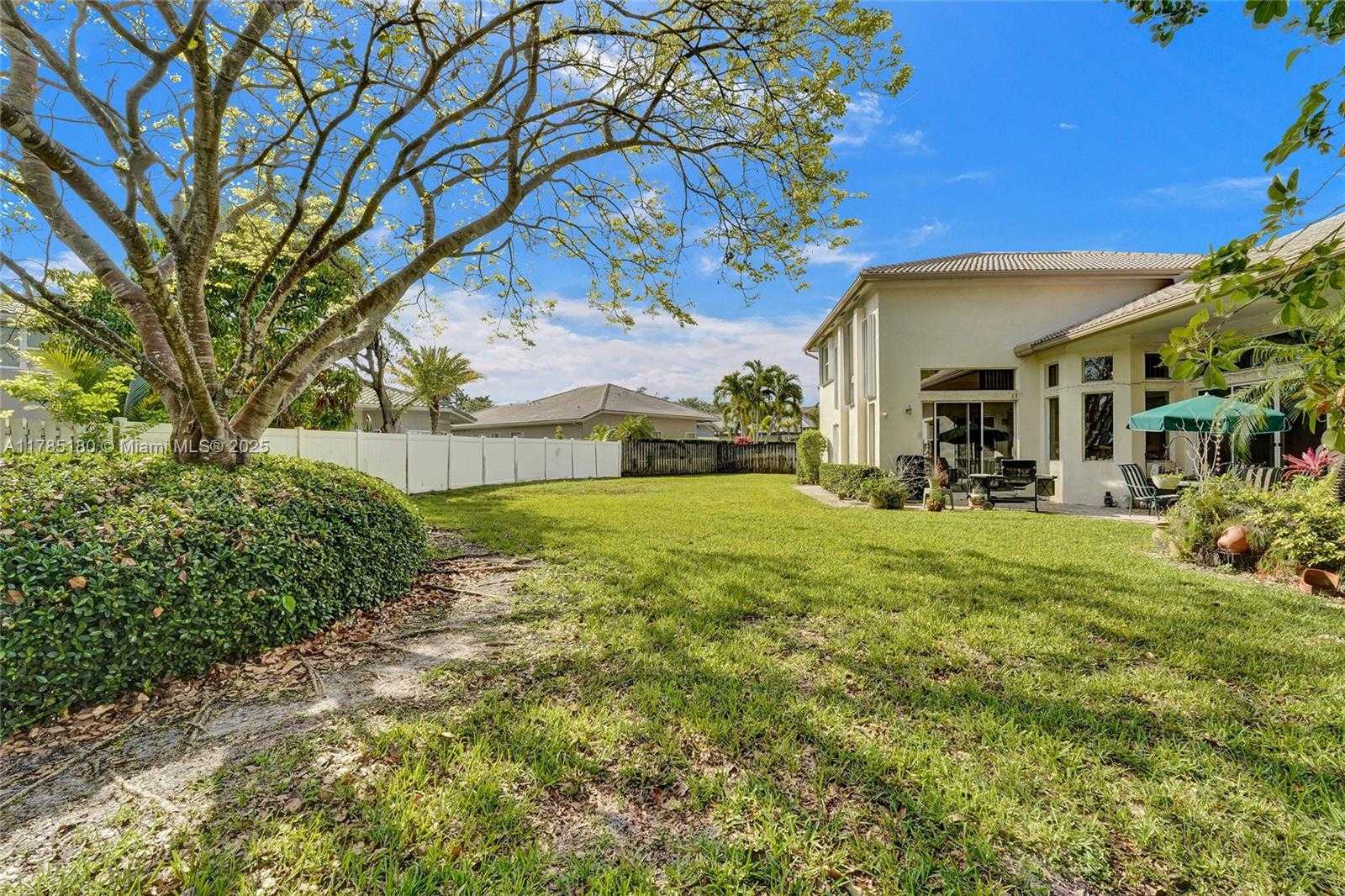 Small Image of 1951 NORTH WEST 167TH TER, Pembroke Pines Number 11