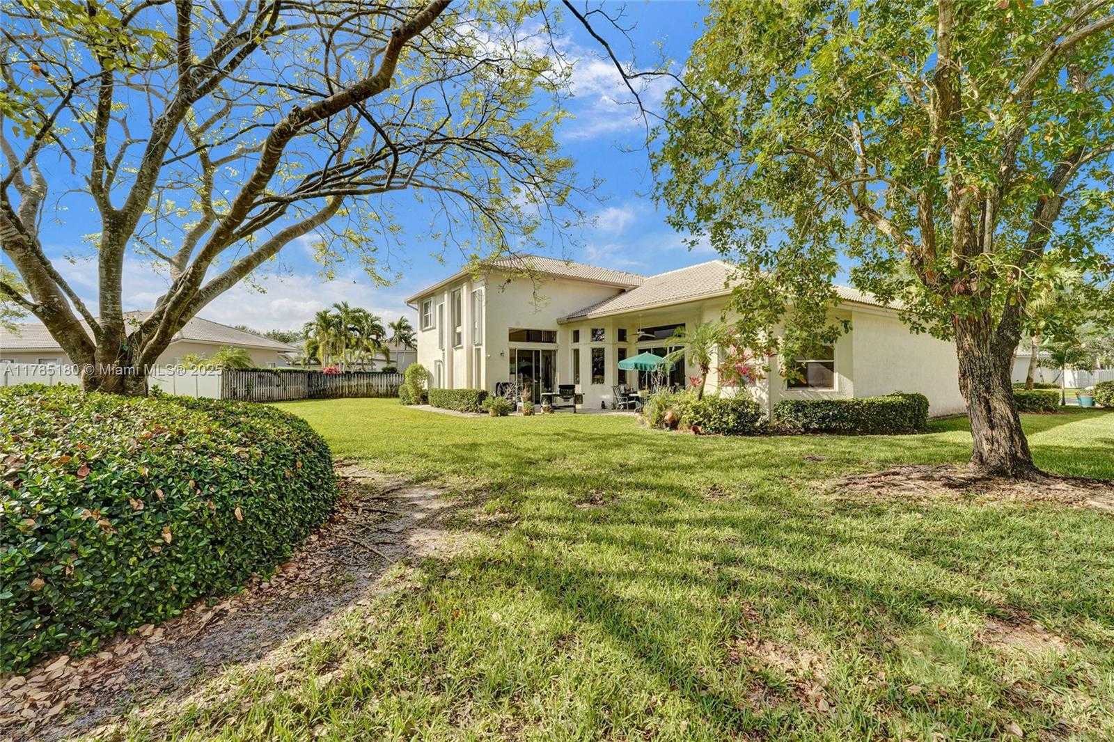 Small Image of 1951 NORTH WEST 167TH TER, Pembroke Pines Number 12