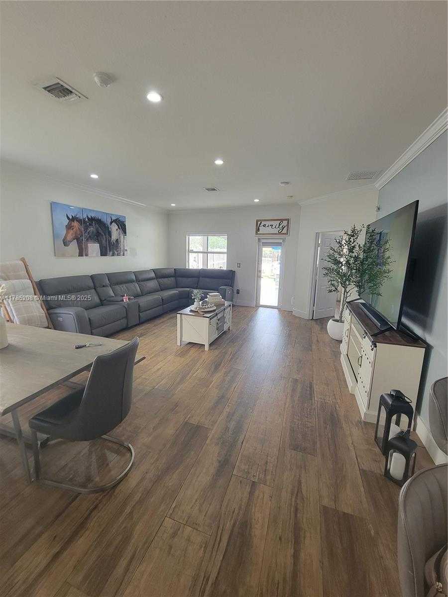 Small Image of 405 NORTH EAST 25TH TER, Homestead Number 24
