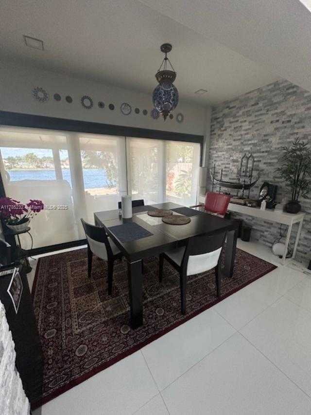 Small Image of 19430 NORTH WEST 87TH PL, Hialeah Number 10