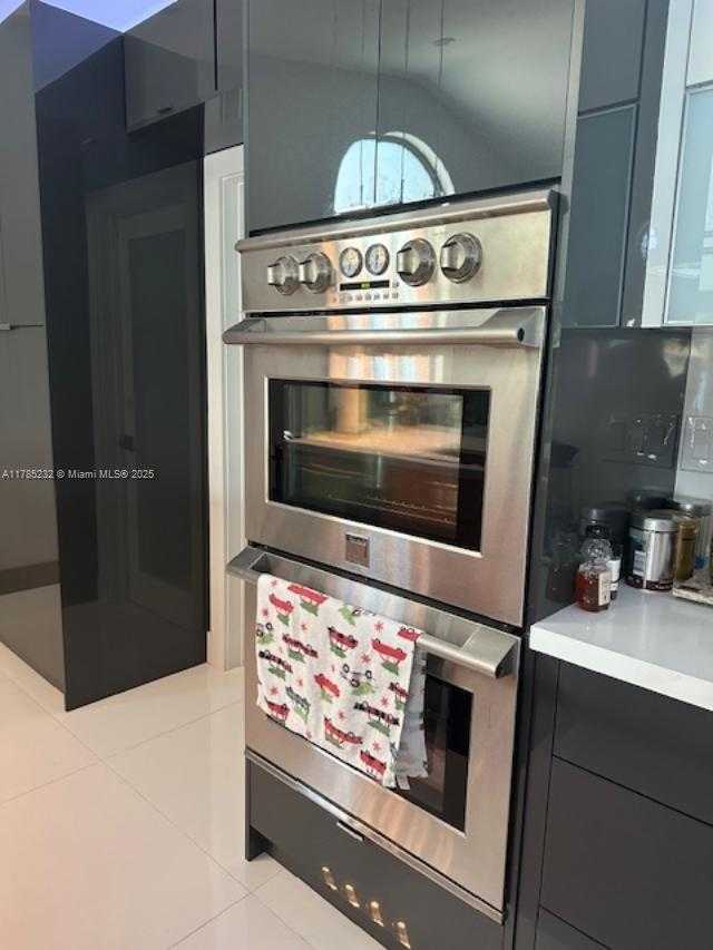 Small Image of 19430 NORTH WEST 87TH PL, Hialeah Number 12
