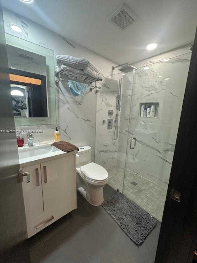 Small Image of 19430 NORTH WEST 87TH PL, Hialeah Number 18