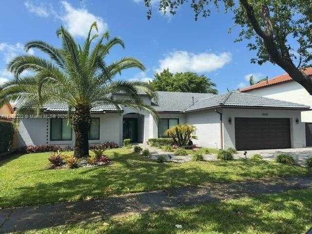 Small Image of 19430 NORTH WEST 87TH PL, Hialeah Number 2