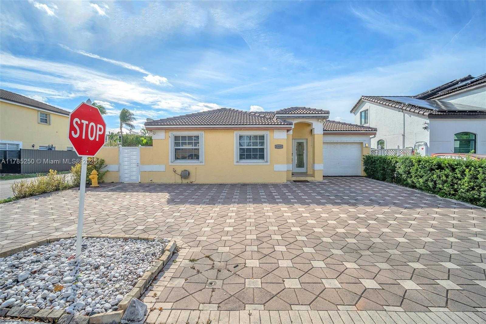 Small Image of 8300 NORTH WEST 201ST ST, Hialeah Number 2