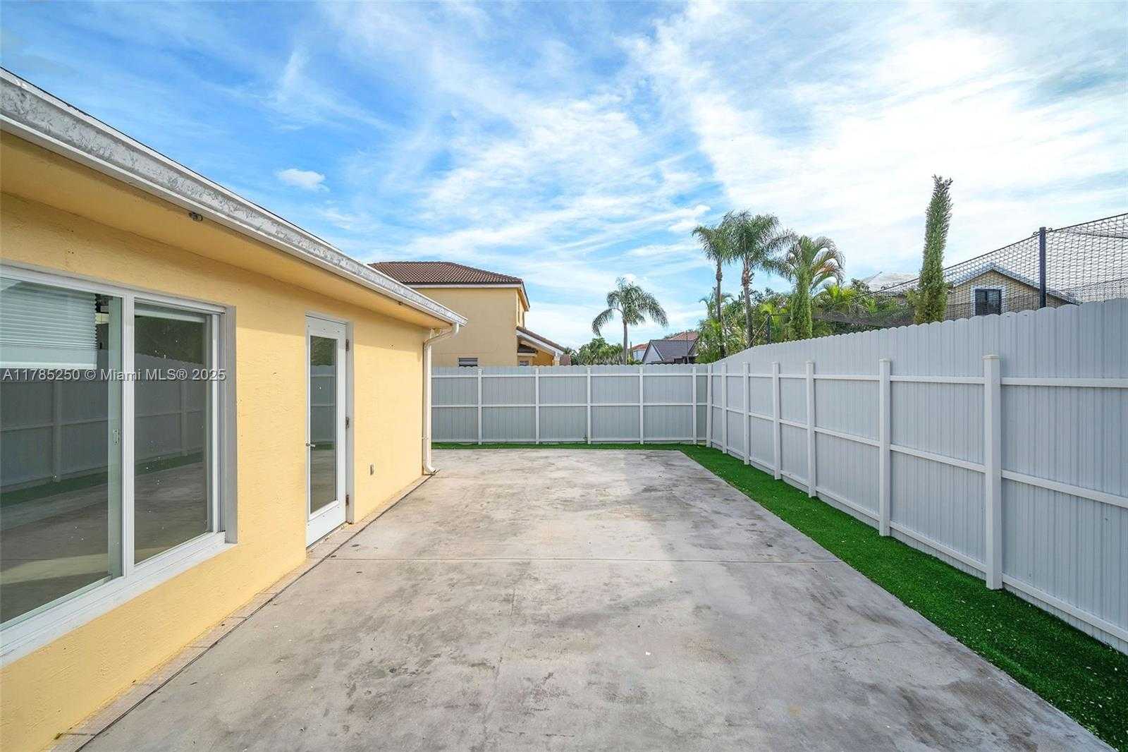 Small Image of 8300 NORTH WEST 201ST ST, Hialeah Number 24