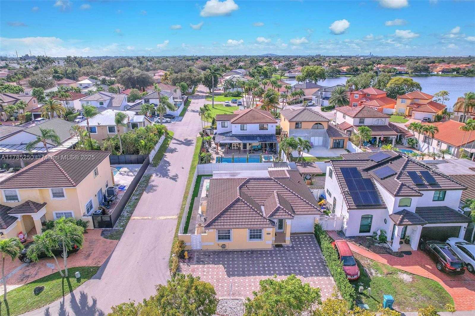 Small Image of 8300 NORTH WEST 201ST ST, Hialeah Number 27