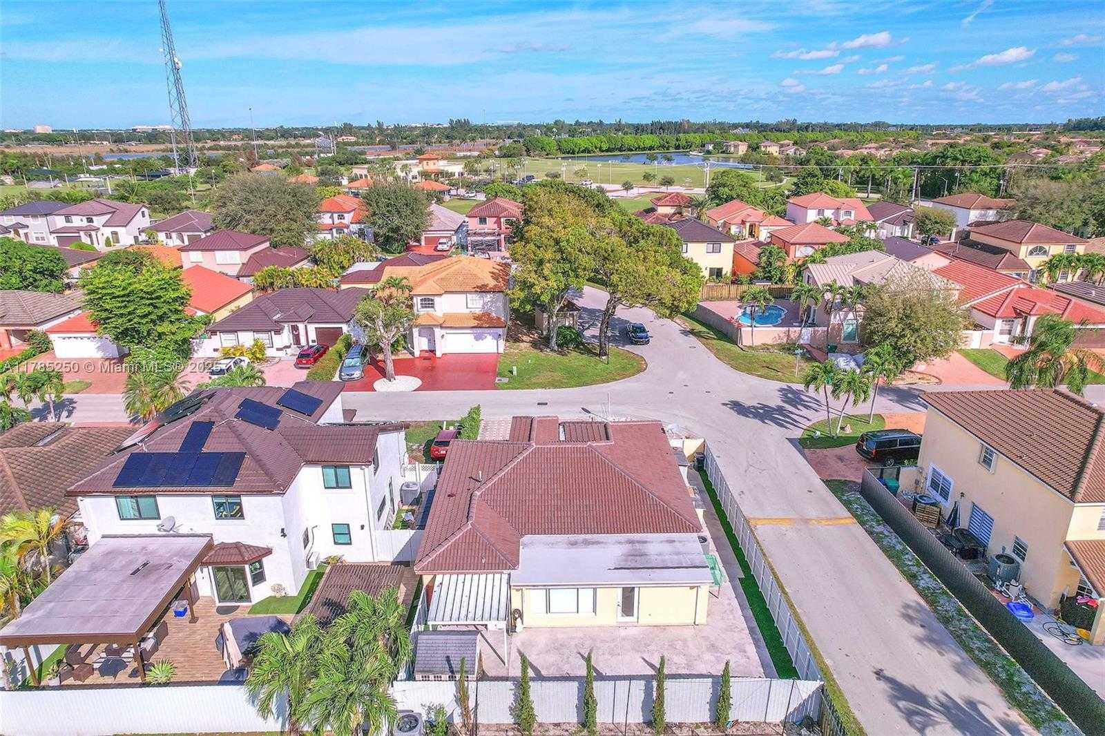 Small Image of 8300 NORTH WEST 201ST ST, Hialeah Number 29