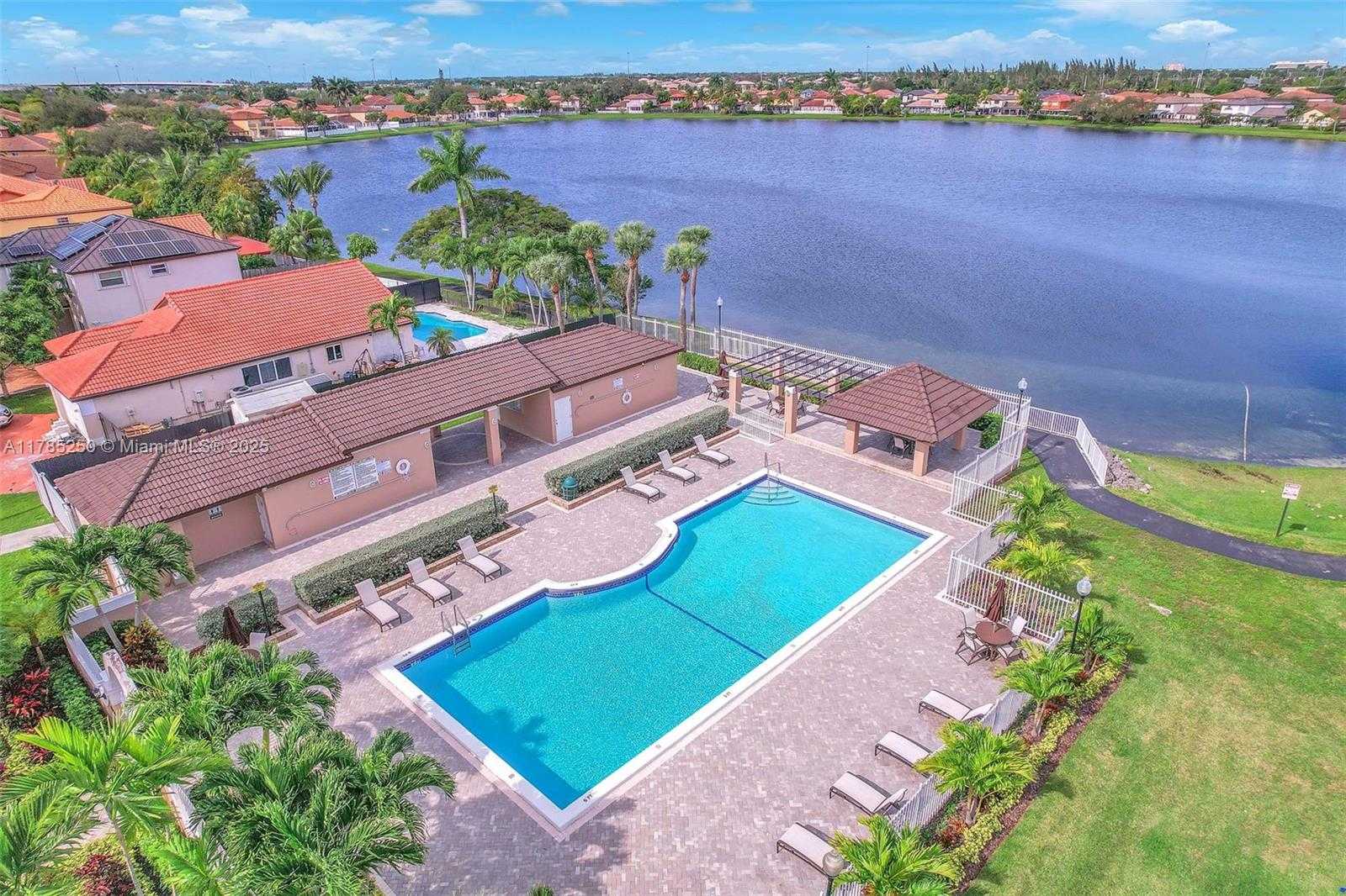 Small Image of 8300 NORTH WEST 201ST ST, Hialeah Number 31