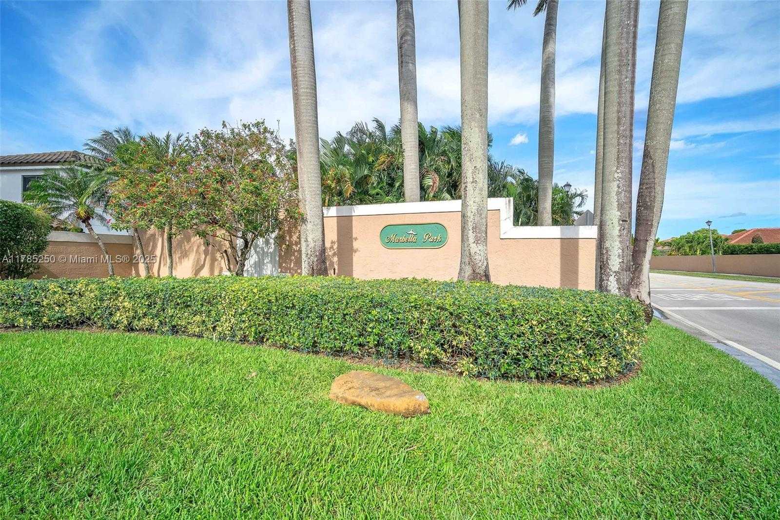 Small Image of 8300 NORTH WEST 201ST ST, Hialeah Number 33