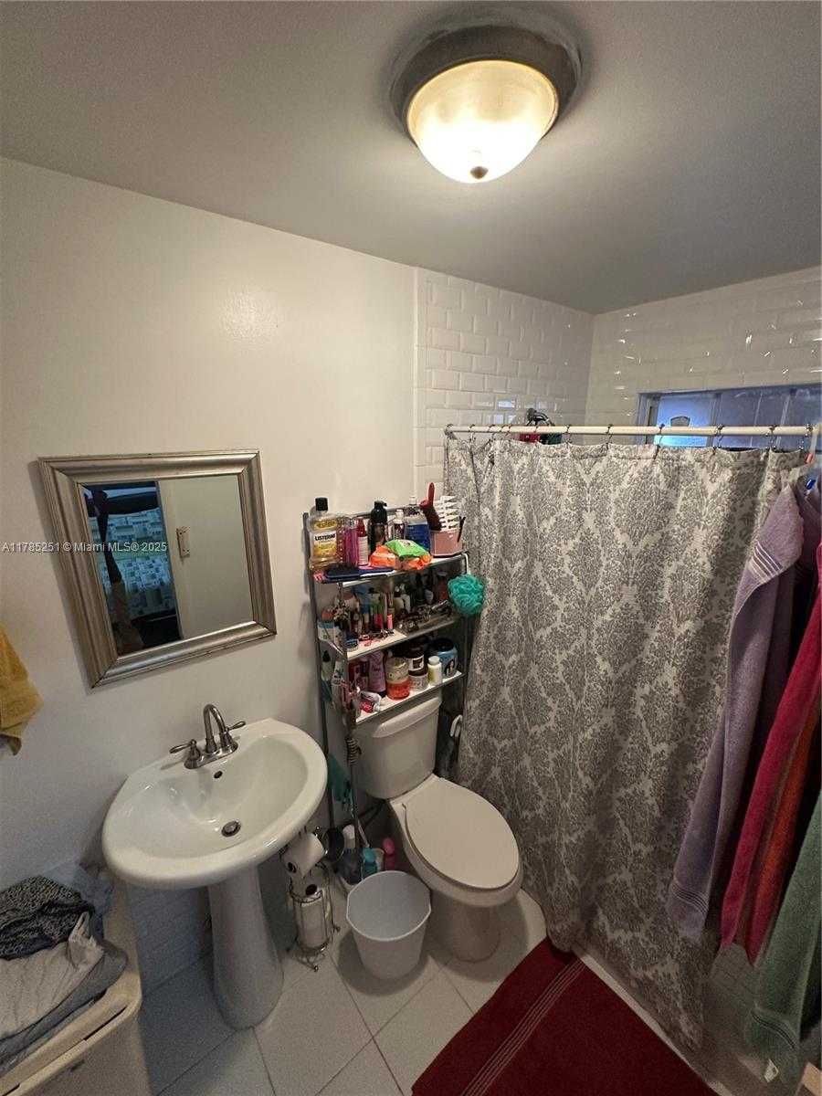 Small Image of 6854 WEST 25TH CT, Hialeah Number 12