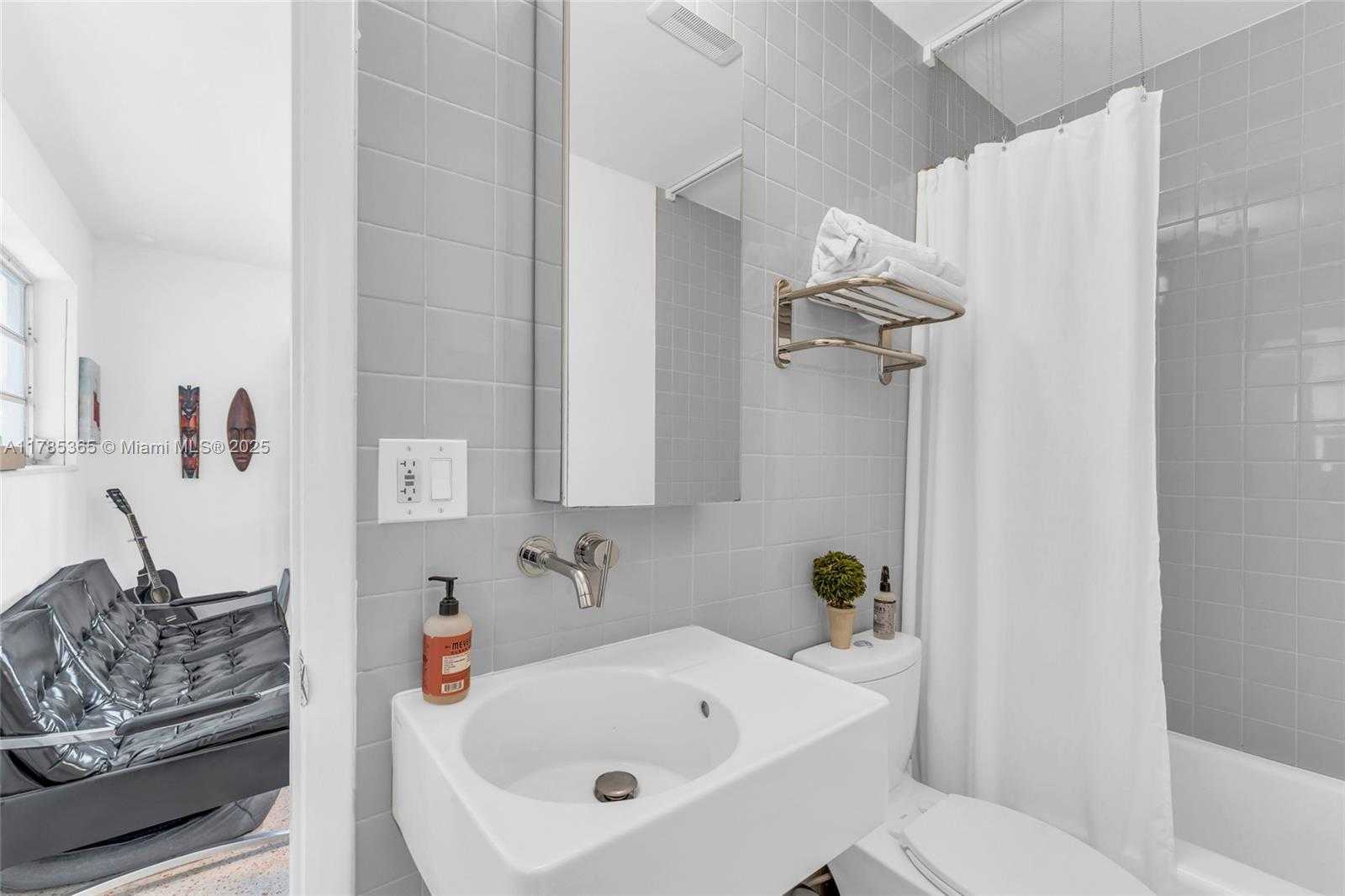Small Image of 1165 NORTH EAST 105TH ST, Miami Shores Number 24