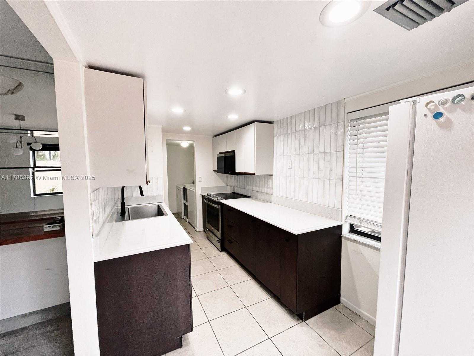 Small Image of 11263 SOUTH WEST 9TH CT, Pembroke Pines Number 11