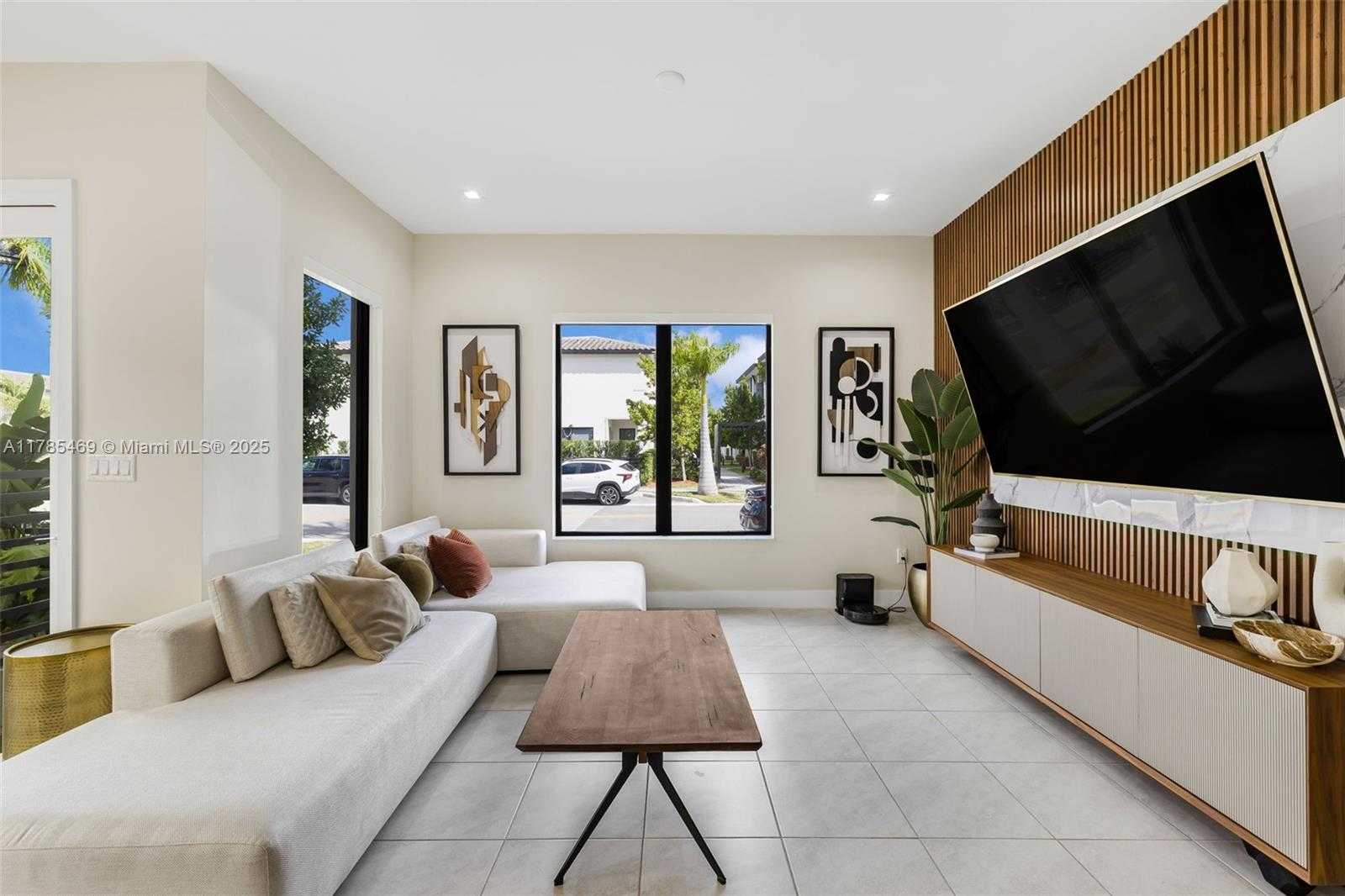 Small Image of 8156 NORTH WEST 43RD ST, Doral Number 19