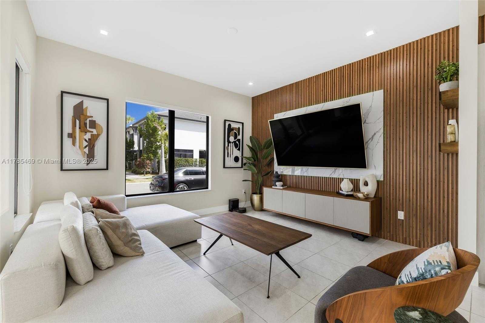 Small Image of 8156 NORTH WEST 43RD ST, Doral Number 20
