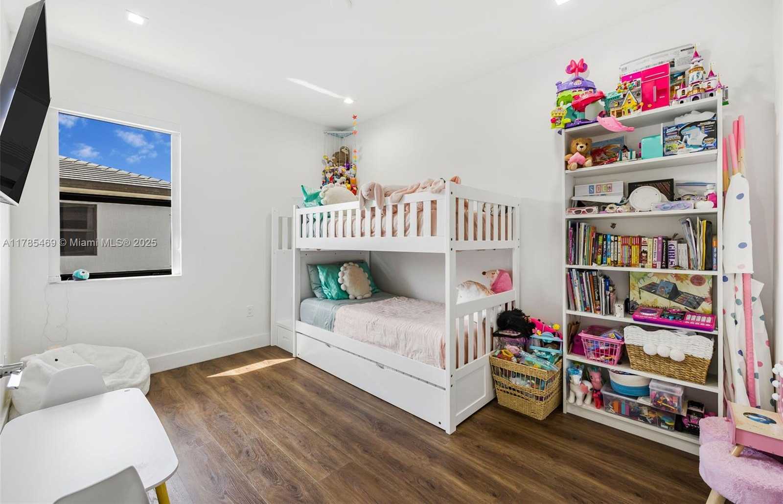 Small Image of 8156 NORTH WEST 43RD ST, Doral Number 23